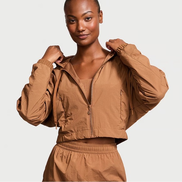 VICTORIA'S‎ SECRET
Parachute Weekend Jacket - Picture 8 of 9